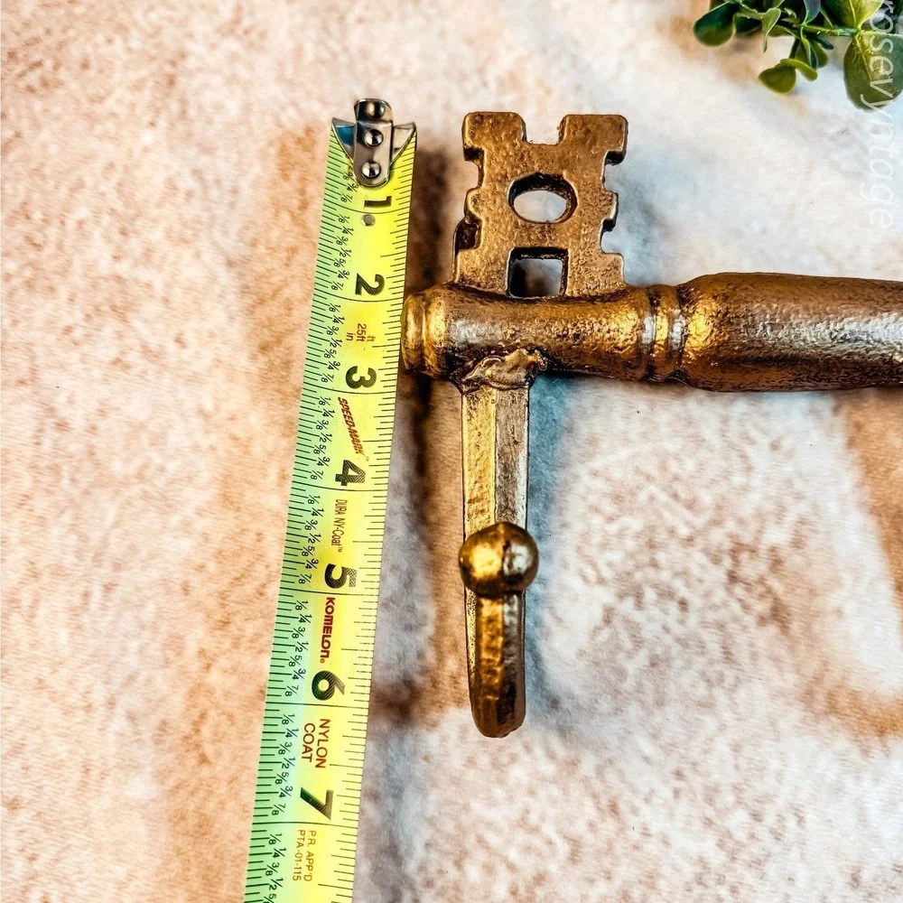 Ornate Skeleton Key Wall‎ Hanging Coat Rack